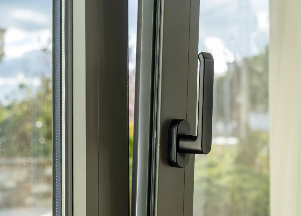 tilt and turn window